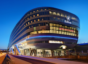 Photo of the outside of the Hilton Building in Frankfurt.